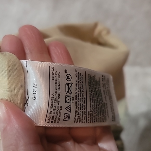 Girls leopard swim suit 6-12 months - Picture 3 of 4